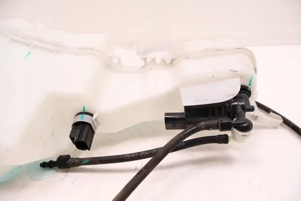 Volvo XC60 II spolarbehållare OEM 31662335, 31662345 image 3