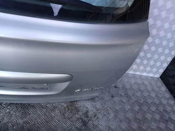 Toyota T25KLAPAKOMBI Baklucka för Avensis II image 9