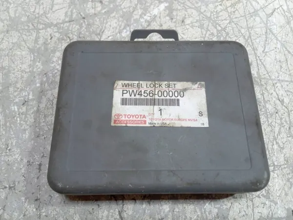 Toyota OE Pyörän Lukkomutterit Setti OEPW45600000 image 4