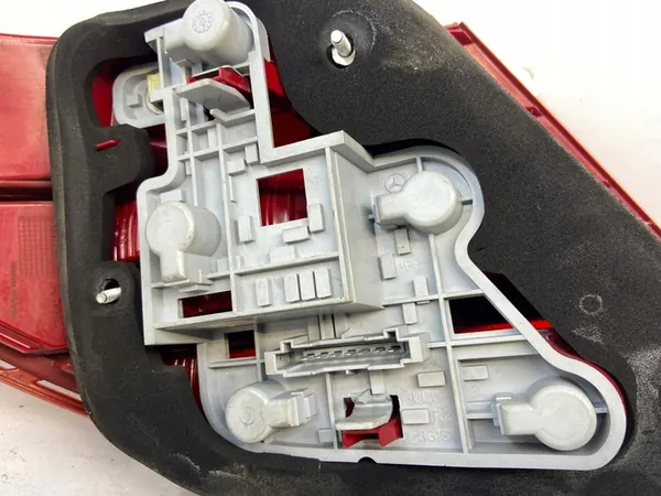MERCEDES W204 RECHTER ACHTERLAMP A2048200264R image 10