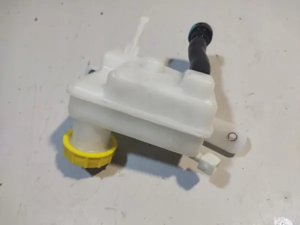 MG ZS EV 2023 Bromsvätskebehållare OEM 230304a image 6