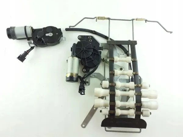 VW Phaeton etuistuin oikea moottori OEM 8901013L image 2