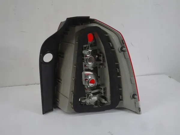 Lámpara Trasera Izquierda Opel Zafira B Lift 2008-2011 image 2