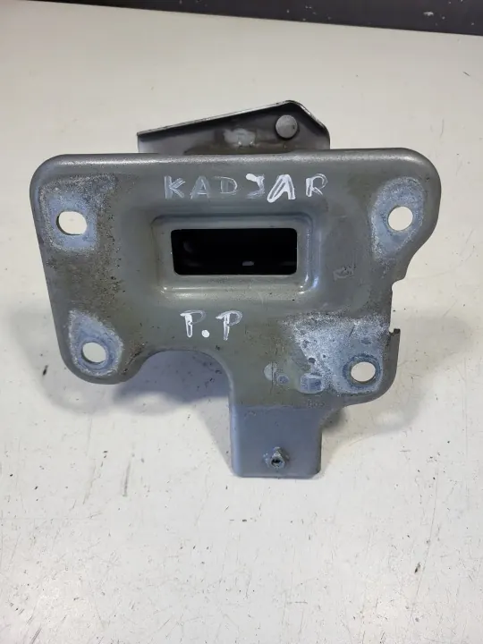 Nissan OE 622144EA0A Frontträger-Befestigungsbracket image 2