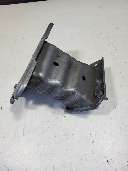 Nissan OE 622144EA0A Frontträger-Befestigungsbracket image 4