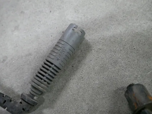 Sensor ABS traseiro BMW E46 Conector cinza 1164370 image 7