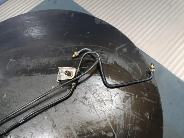 Tesla Model S Luchtveringleiding OEM 1007844-00-B image 4