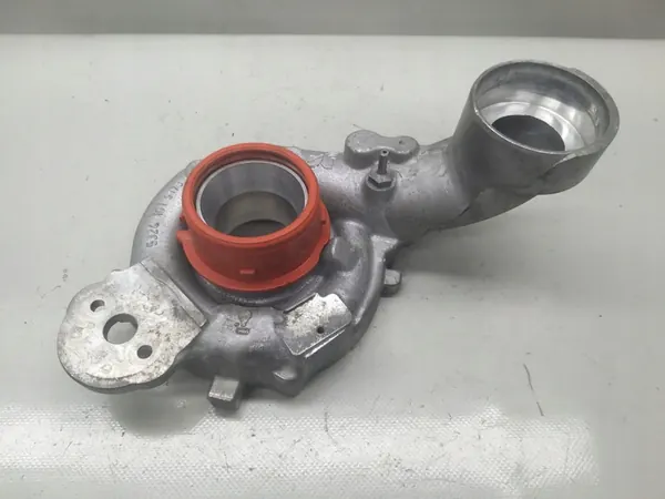 Carcaça do Turbocompressor Biturbo W205 C220 2.2 CDI OEM image 1