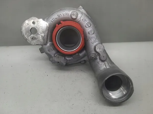 Carcaça do Turbocompressor Biturbo W205 C220 2.2 CDI OEM image 2