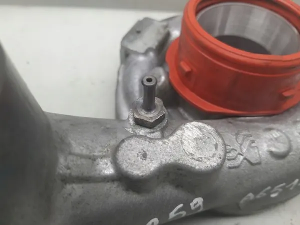 Carcaça do Turbocompressor Biturbo W205 C220 2.2 CDI OEM image 9