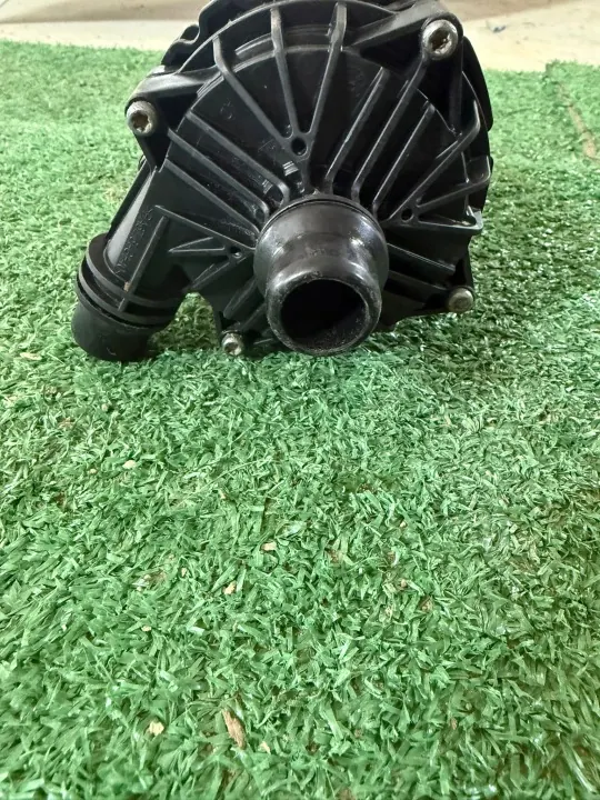 Mercedes-Benz EQS waterpomp OEM A0005004900 image 3
