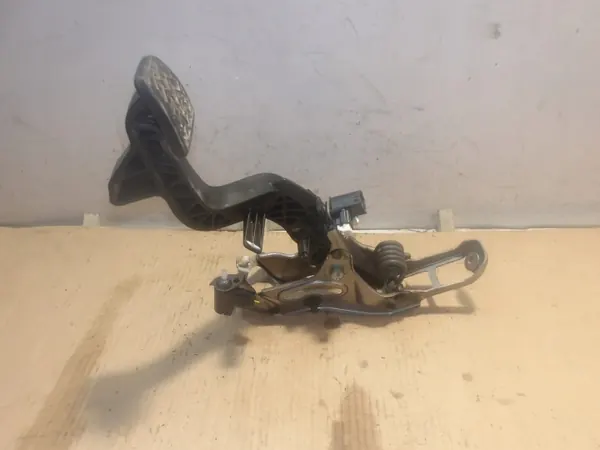 Koppelingspedaal OEM PEDAŁ SPRZĘGŁA KOŃ-20 voor Toyota Yaris image 4