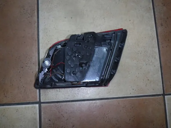 Luz trasera izquierda BMW 5 F10 image 6