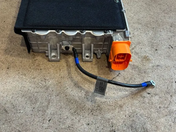 Inversor Kia EV6 OEM 364001XFB0 - Peça usada image 8
