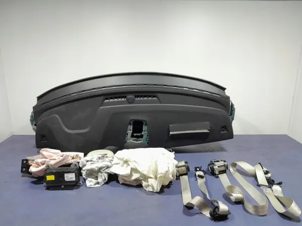 Volvo XC60 II Dashboard Console OEM Lochow-324639- image 4