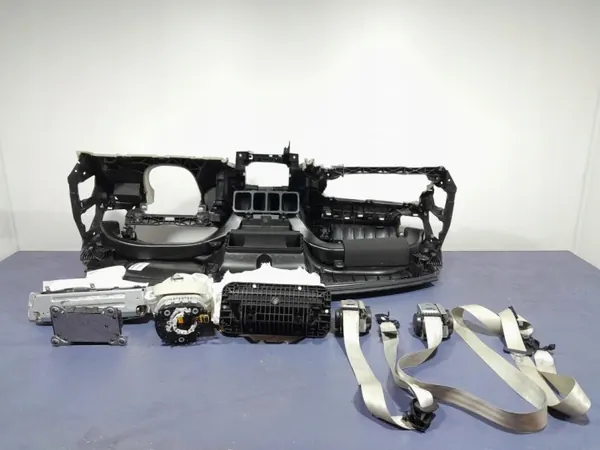 Volvo XC60 II Dashboard Console OEM Lochow-324639- image 8