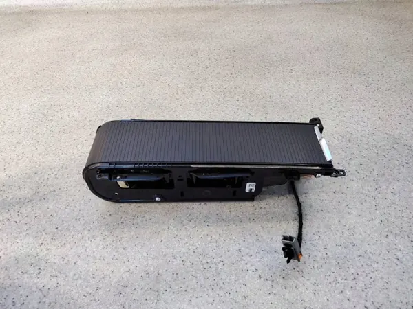 OEM 31497862 Rullgardin Dryckeshållare för Volvo S60 III image 3