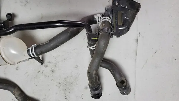 OPEL ASTRA K V LIFT 1.5 CDTI Vesipumppu + Letkusetti image 3