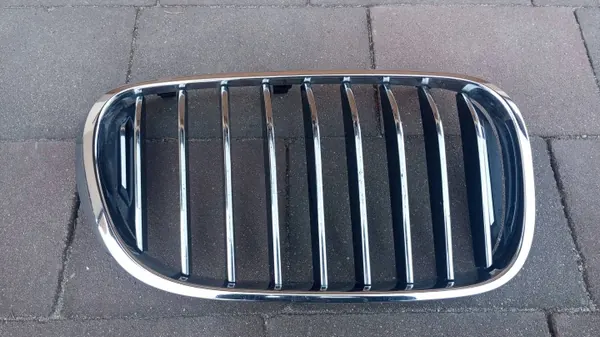 Oikea jäähdytinritilä OEM 7357012 BMW 7-sarja G11 G12 image 2