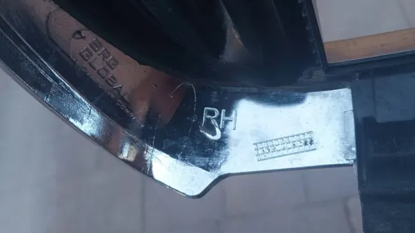 Oikea jäähdytinritilä OEM 7357012 BMW 7-sarja G11 G12 image 5