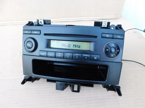Mercedes Sprinter 906 VW Crafter radiohylla OEM image 2