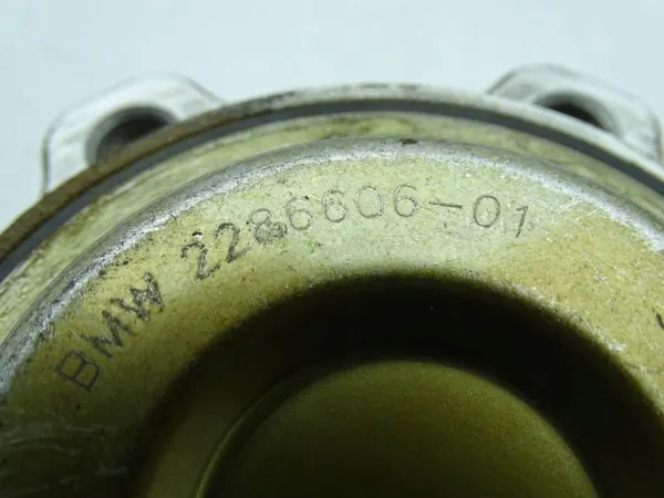 BMW OEM 2286606 Rodamiento de Rueda Delantera Usado image 3