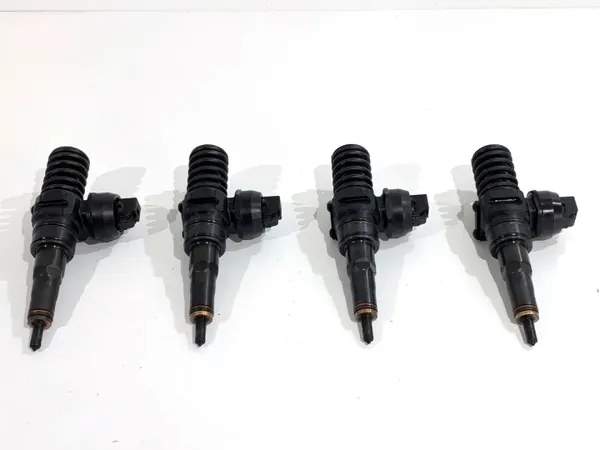 Conjunto injetores OEM 038130073AG para VW Golf V 1.9 image 2