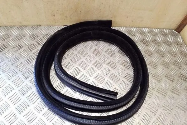 Rear Door Seal JAGUAR XF (X260) 2.0L GX63253A10A image 2