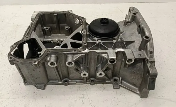 Carter d'huile d'occasion OEM A2821810200 Mercedes image 8