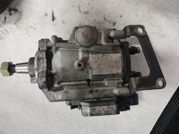Opel Einspritzpumpe 2.2DTI image 2