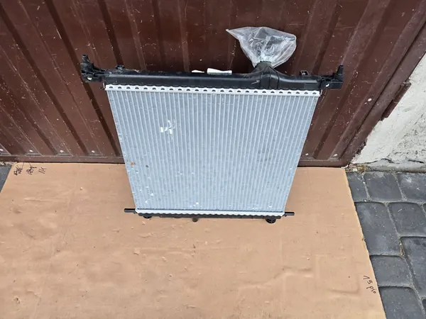 Radiador de agua Nissan OE para Micra K13 image 2