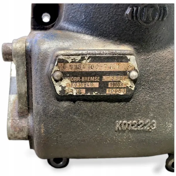 MAN Luftkompressor OEM 51.54000-7146 - Begagnad image 2