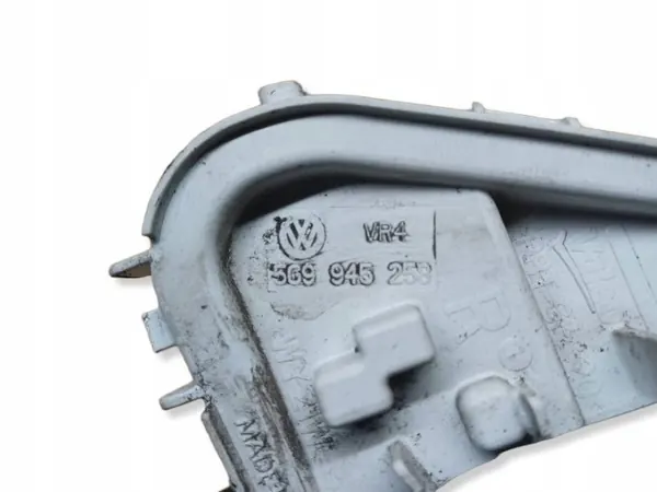 Cadre Phare Arrière Droit OEM 5G9945258 VW Golf VII image 4