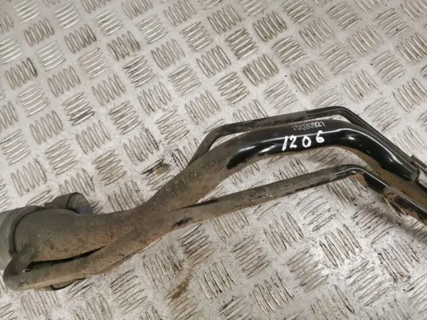 Lexus Tankfyllningsrör OEM AMD173694 - Begagnad image 4