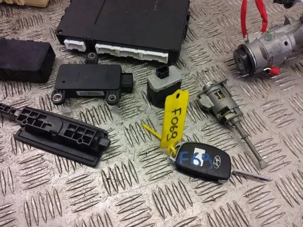 Gebruikte ontstekingsset OEM 391992ABB3 Hyundai IX35 image 4