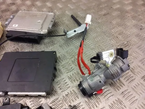 Gebruikte ontstekingsset OEM 391992ABB3 Hyundai IX35 image 7