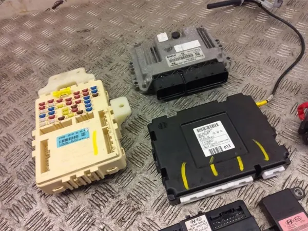 Gebruikte ontstekingsset OEM 391992ABB3 Hyundai IX35 image 9