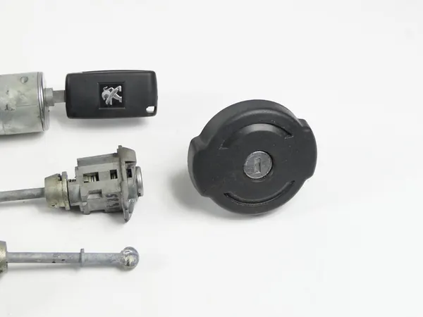 Interruptor de Ignição Chave Inserto Tampa Peugeot 3008 I 13-16 image 4