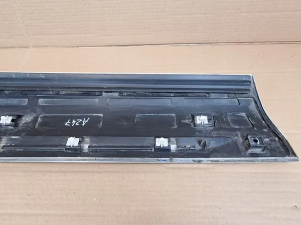 VW Touareg II Right Front Door Trim 7P6854940M image 5