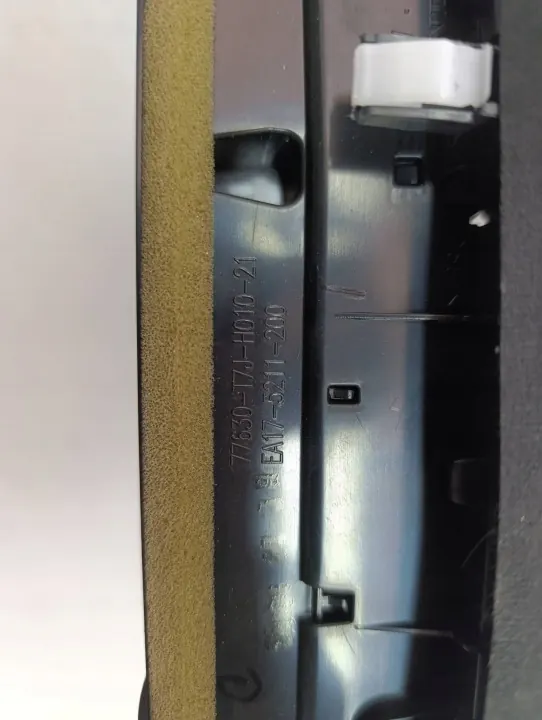 Honda HR-V II kojelauta tuuletusritilät OEM 77630T7JH01021 image 9
