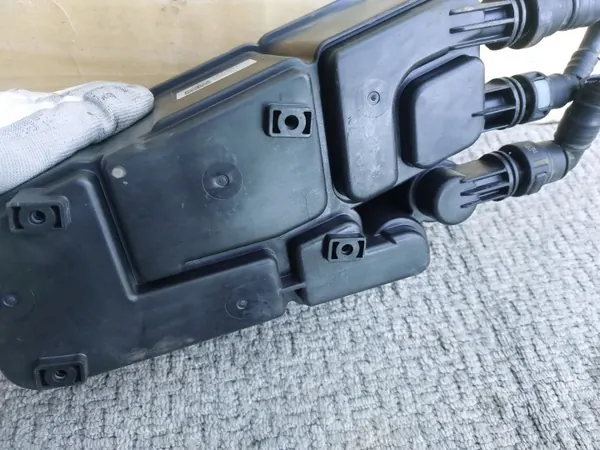 Filtre à charbon OEM 4M4201801 pour Porsche Cayenne 9Y image 3