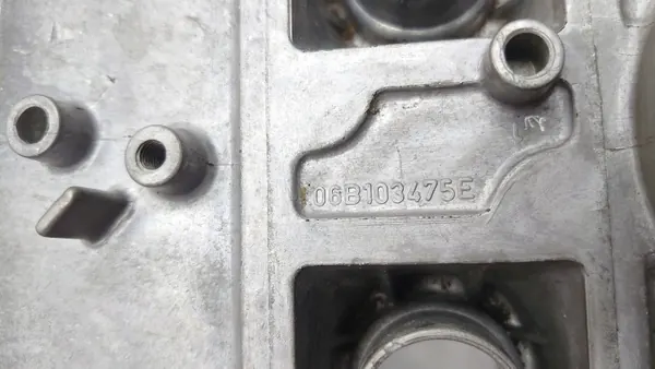 Venttiilikansi OEM 06B103475E VW Golfille, Passat 1.8T image 4