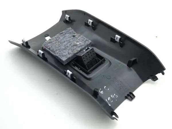 USB-pistorasia OEM 9809990277 Peugeot 3008 II 2022 image 7