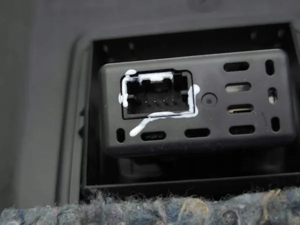 USB-pistorasia OEM 9809990277 Peugeot 3008 II 2022 image 8