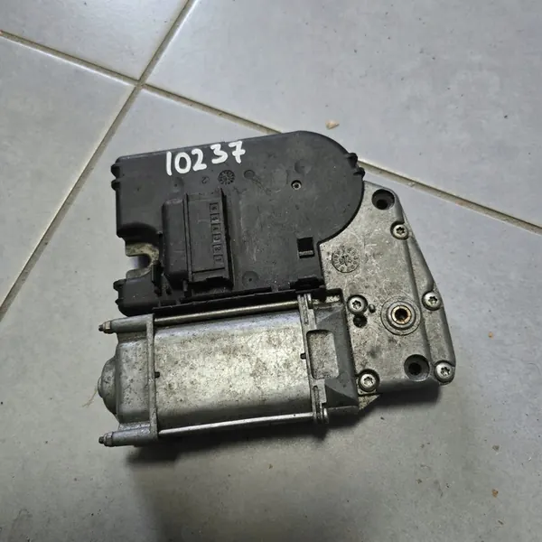 Motor de teto solar Volkswagen Golf III 1995 image 2