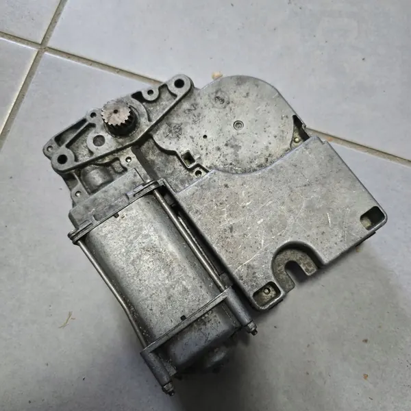 Motor de teto solar Volkswagen Golf III 1995 image 4