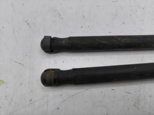 Gasfjäder bagagelucka vänster OEM 81770A6000 Hyundai i30 image 3