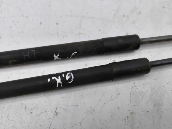 Gasfjäder bagagelucka vänster OEM 81770A6000 Hyundai i30 image 4