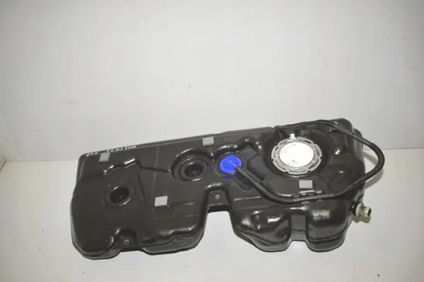 Brandstoftank BMW X1 (F48) OEM 16117453428 - Gebruikt image 2