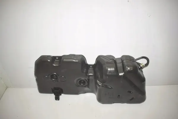 Brandstoftank BMW X1 (F48) OEM 16117453428 - Gebruikt image 3